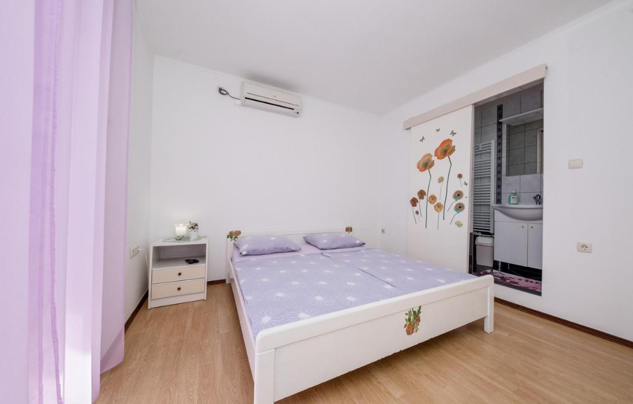 Apartments Makaus Supetarska Draga Esterno foto